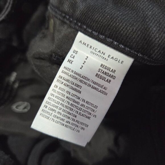 EUC AMERICAN EAGLE OUTFITTERS REAL GOOD DARK WASH DESTROYED MOM JEANS SIZE 2 - Picture 13 of 16